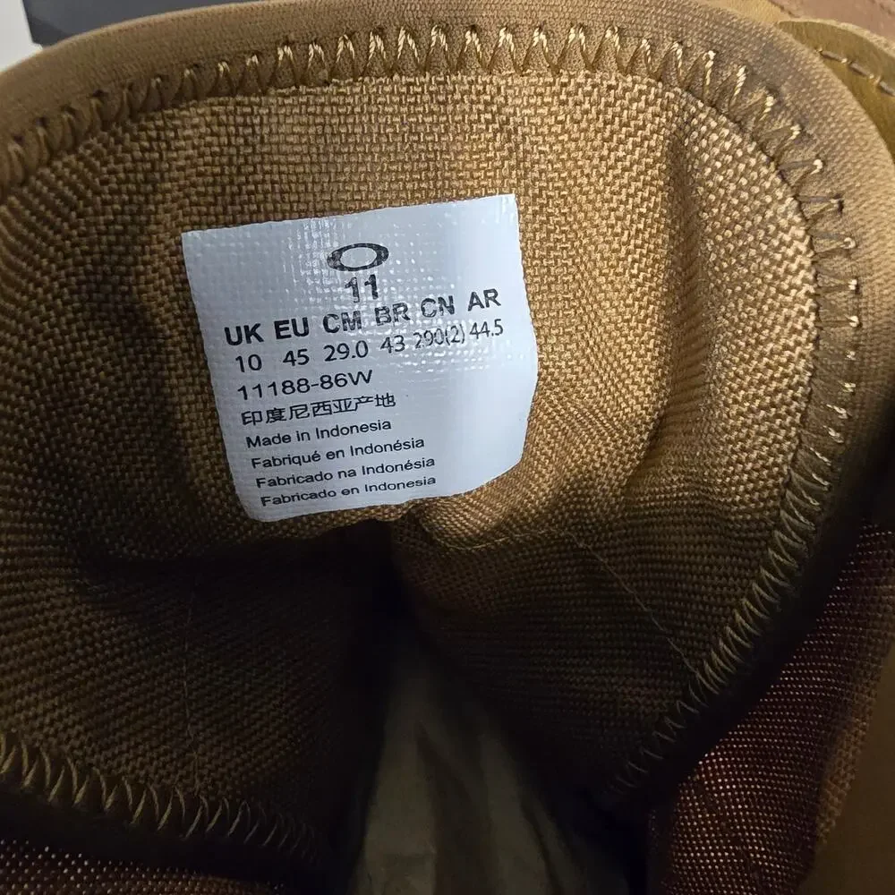 Oakley Mens 11 LT Assault 2 work boots new in the box color coyote.